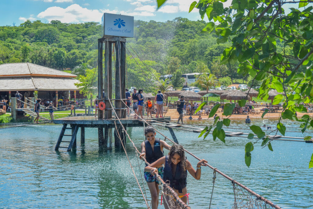 Balneário Nascente Azul em Bonito MS Circuito Multi Aventura