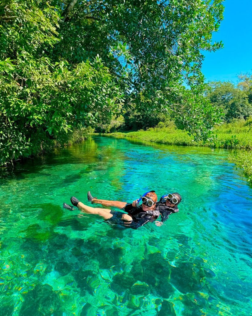 visitantes-flutuacao-barra-do-sucuri-bonito-ms