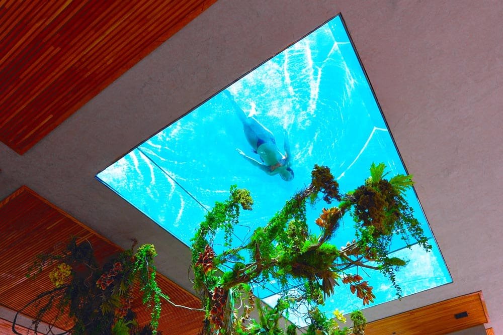 Piscina suspensa