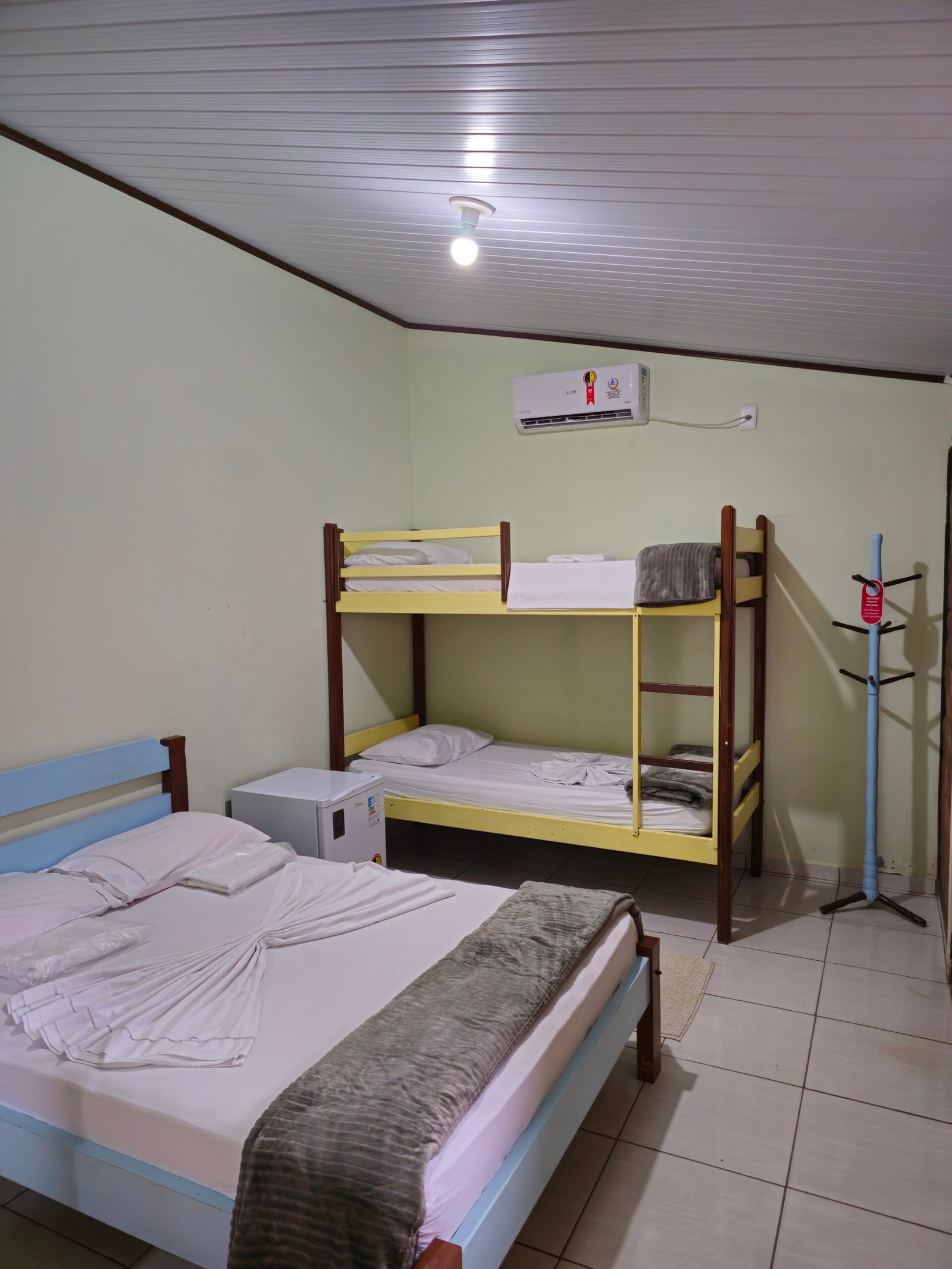 Suíte Standard privativa no Bonito Hi Hostel e Pousada