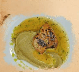 Pintado no braseiro com purê de banana-da-terra
