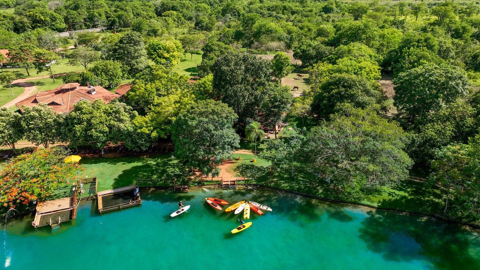 Vista aérea da Lagoa Formosa no Parque Ecológico Rio Formoso em Bonito MS