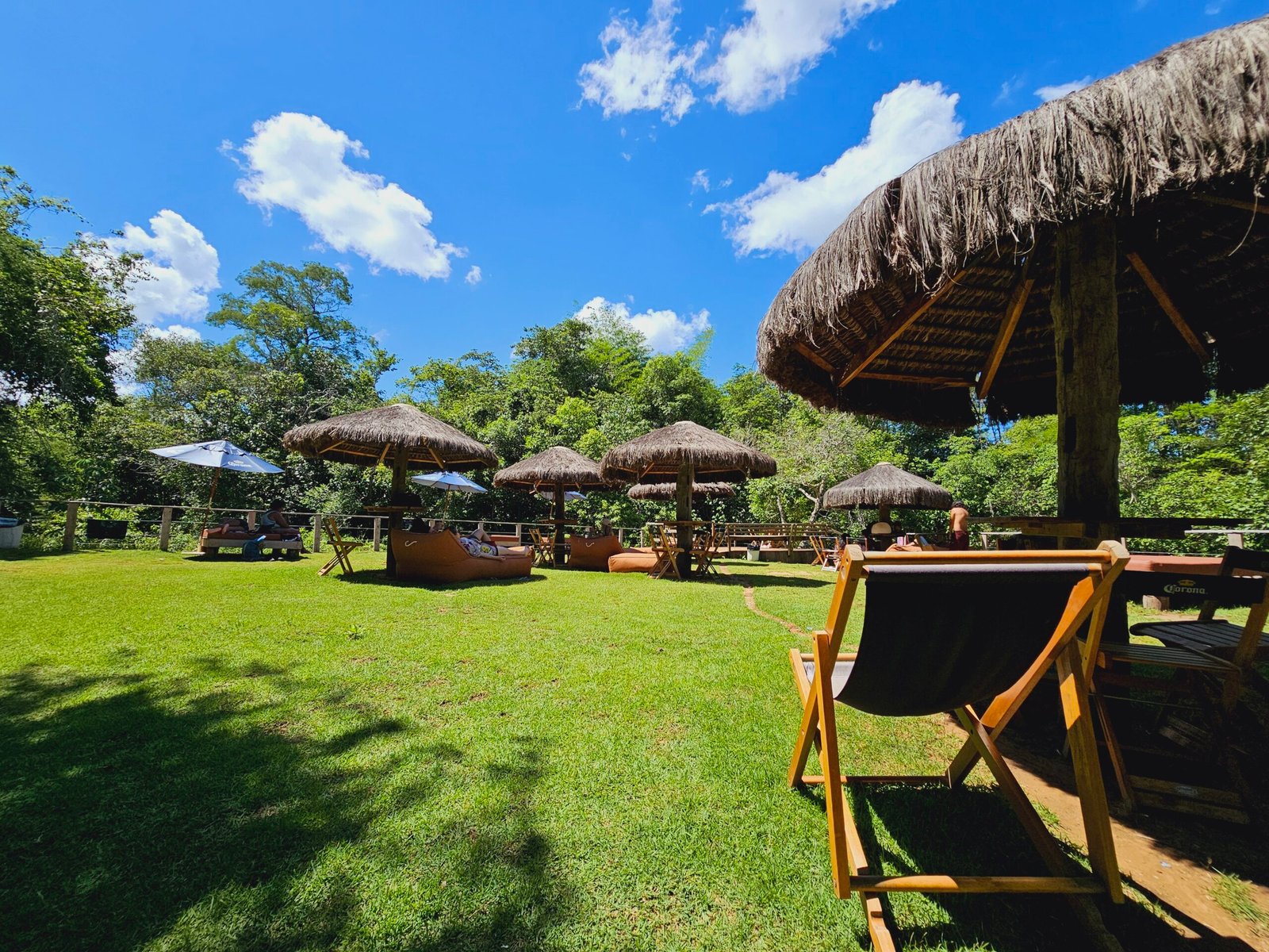 Área de descanso do Balneário Parque das Cachoeiras em Bonito