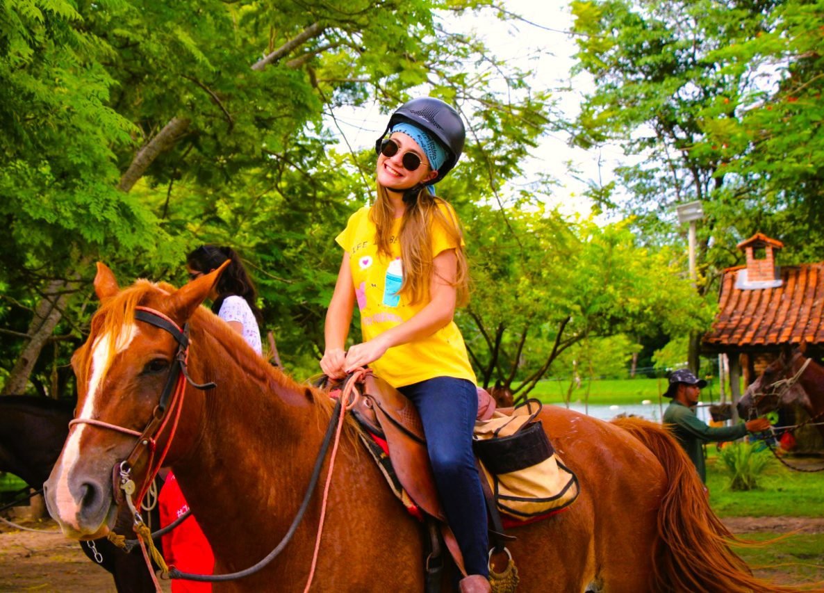 Cavalgada no Parque Ecológico Rio Formoso em Bonito MS